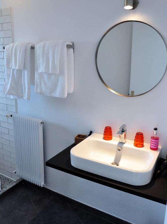 Logis Hotel Du Port Plobannalec Екстериор снимка